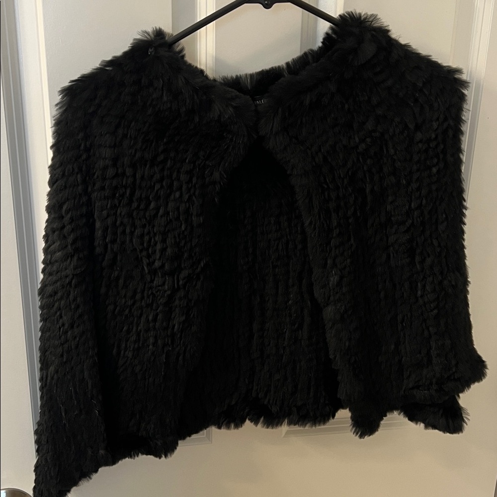 Valerie Stevens Luxurious Black Textured Cape it is rabbit fur not fux fur